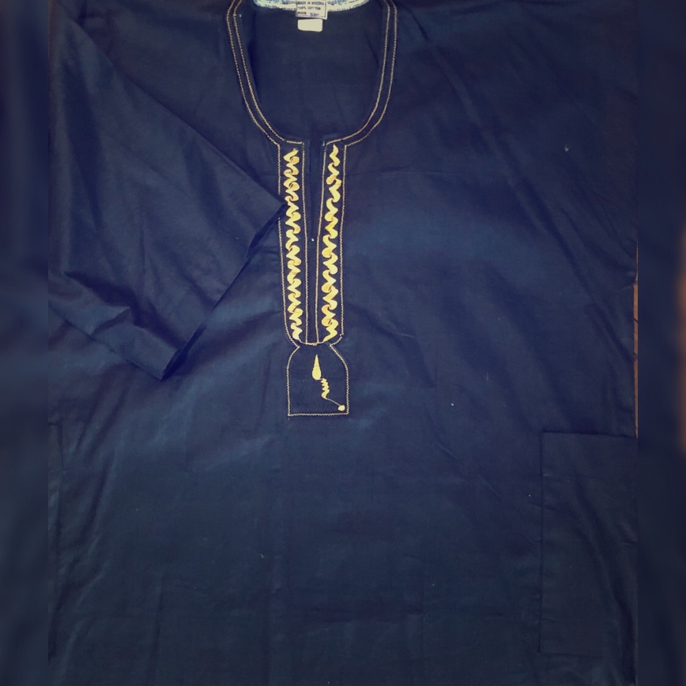 LAST CHANCE:Black Men’s Dashiki Shirt w/ Gold Trim